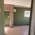 Rent 2 bedroom house of 300 m² in Soweto