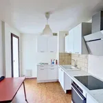 Rent 4 bedroom apartment of 93 m² in Puteaux