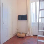 Rent 1 bedroom apartment of 20 m² in Florence