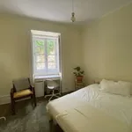 Rent a room of 333 m² in lisbon