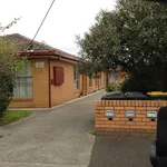 Rent 2 bedroom apartment in Brunswick West