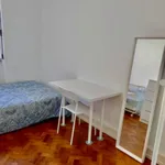 Rent 4 bedroom apartment in Lisbon