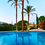 Rent 5 bedroom house of 1450 m² in Marbella