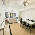 Rent 2 bedroom apartment of 175 m² in Marbella