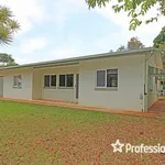 Rent 3 bedroom house of 1000 m² in Lake Eacham