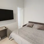 Rent 1 bedroom apartment of 45 m² in milano