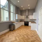 Rent 3 bedroom flat in West Midlands