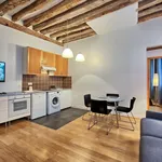 Appartement de 484 m² avec 1 chambre(s) en location à Paris