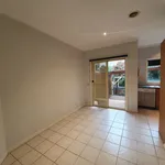 Rent 2 bedroom apartment in Brunswick West