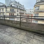 Rent 4 bedroom apartment of 125 m² in Paris 