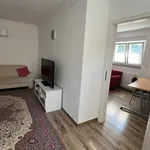 Miete 3 Schlafzimmer wohnung von 93 m² in Köln