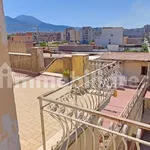 Affitto 3 camera appartamento di 64 m² in Naples