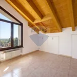 Rent 4 bedroom house of 150 m² in Montevecchia