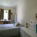 Rent 4 bedroom apartment in Lisbon