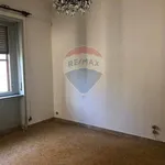 Affitto 6 camera appartamento di 210 m² in Catania