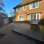 Rent 3 bedroom flat in South East England