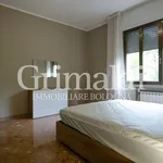 Rent 4 bedroom apartment of 98 m² in Bologna