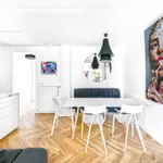 Rent 1 bedroom apartment of 646 m² in Paris