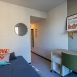 Appartement de 31 m² avec 5 chambre(s) en location à Troyes