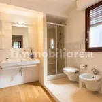 Rent 5 bedroom house of 230 m² in Florence