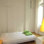 Rent 6 bedroom apartment of 134 m² in Paris