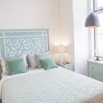 Rent 2 bedroom apartment of 70 m² in Lisbon