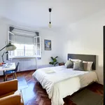 Rent a room of 170 m² in Lisbon