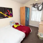 Rent 4 bedroom flat in West Midlands