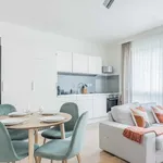 Rent 1 bedroom apartment of 350 m² in Paris