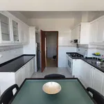 Rent a room of 80 m² in lisbon