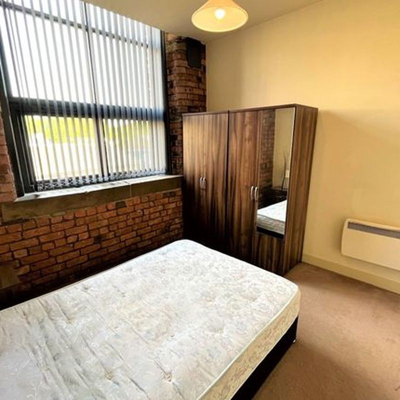 Flat to rent in Blakeridge Lane, Batley WF17