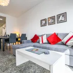 Rent 2 bedroom apartment of 87 m² in Funchal