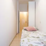 Rent a room of 100 m² in Milan