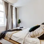 Pronajměte si 2 ložnic/e byt o rozloze 85 m² v Prague