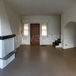 Rent 3 bedroom house of 80 m² in Oliveto Lario