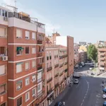 Rent a room of 120 m² in madrid