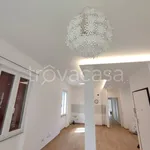 Affitto 4 camera appartamento di 96 m² in Finale Ligure