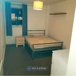 Rent 3 bedroom apartment in Leeds