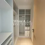 Rent 4 bedroom house of 215 m² in Dubai