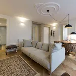 Rent 2 bedroom apartment of 442 m² in porto