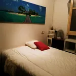 Rent 4 bedroom apartment in Barcelona