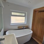 Rent 3 bedroom flat in Wales