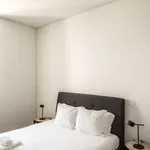 Rent 2 bedroom apartment of 138 m² in lisbon