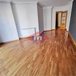 Rent 4 bedroom house of 111 m² in Madrid