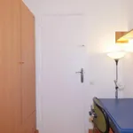 Rent 4 bedroom apartment in Barcelona