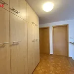 Pronajměte si 4 ložnic/e byt o rozloze 129 m² v dobrichovice