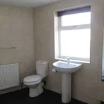 Rent 3 bedroom flat in East Midlands