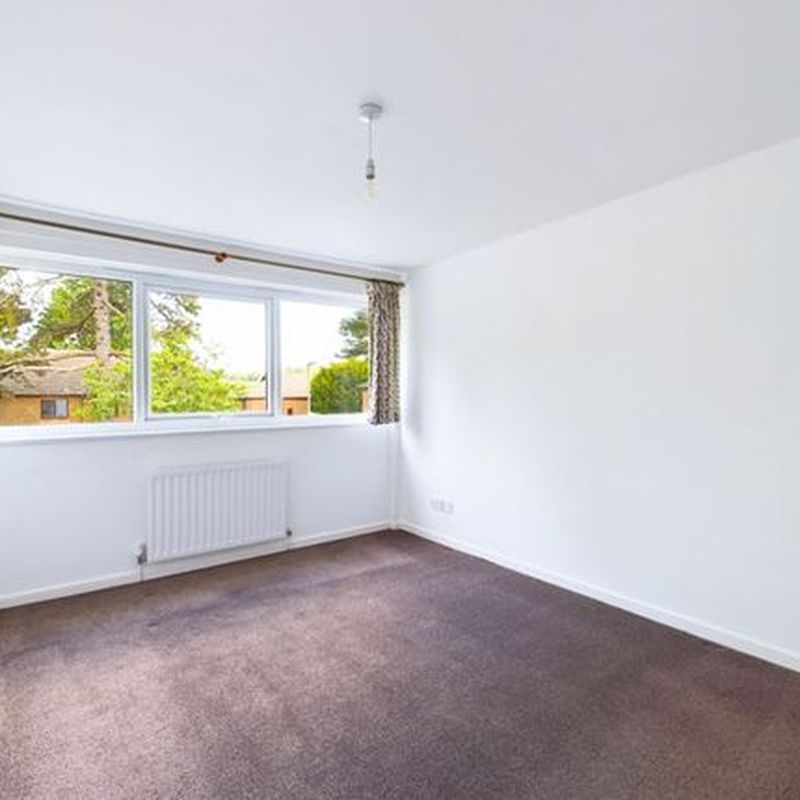 Terraced house to rent in Greenwood Gardens, Caterham CR3