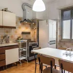 Rent a room of 98 m² in rome