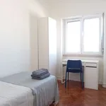 Rent a room in lisbon